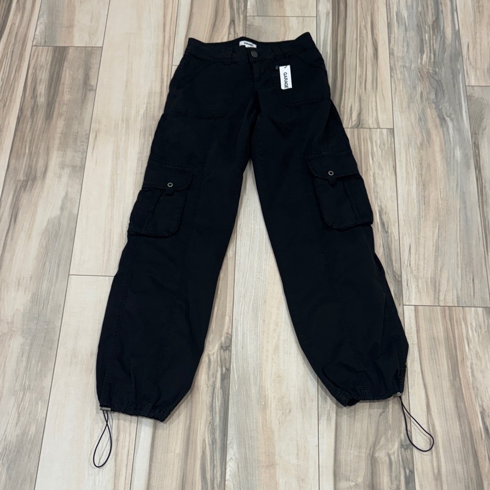 Women’s Garage Black Chicago Low Rise Cargo Pants | Size 0 | Grunge